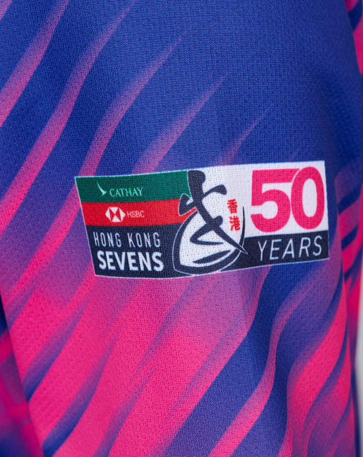 JUNIOR 26/27 HK7s SOUTHSTAND GRAPHIC TRAINING TEE - PINK/BLUE